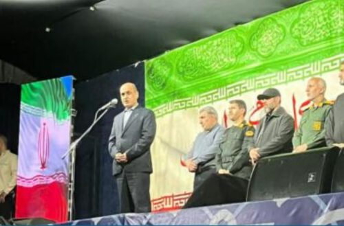 «نه شرقی نه غربی» به معنای استقلال در تصمیم‌گیری سیاسی است