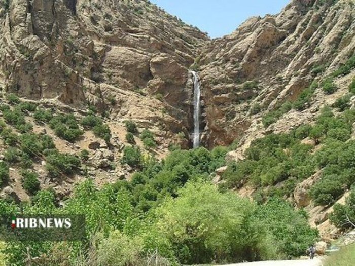 آبشار بهرام بیگیِ دنا میزبان گردشگران
