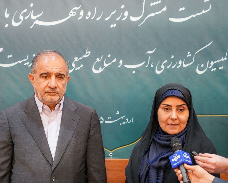 تاکید وزیر راه بر تقویت همکاریها برای حمل کالای اساسی