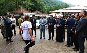 رکورد جهانی جدید طناب‌زنی پله‌ها در قلعه رودخان فومن