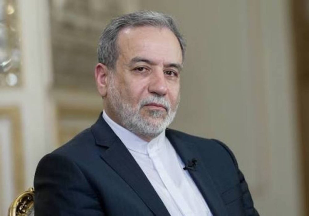 دیدار وزیر خارجه با ویتکاف با شورای عالی امنیت ملی هماهنگ شده بود؟/ نامه به قالیباف برای استیضاح عراقچی چند ساعت قبل از سخنرانی پزشکیان
