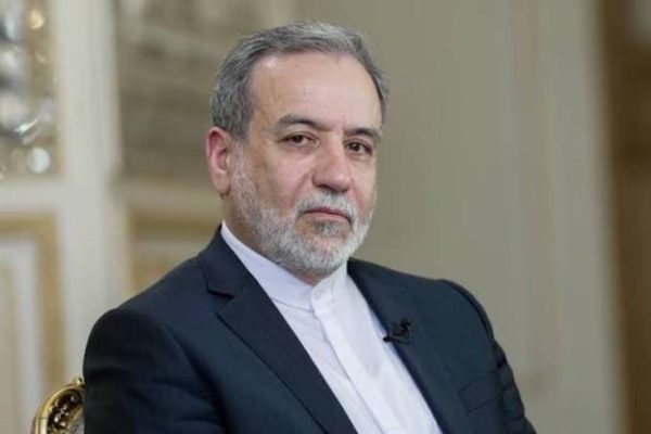 دیدار وزیر خارجه با ویتکاف با شورای عالی امنیت ملی هماهنگ شده بود؟/ نامه به قالیباف برای استیضاح عراقچی چند ساعت قبل از سخنرانی پزشکیان