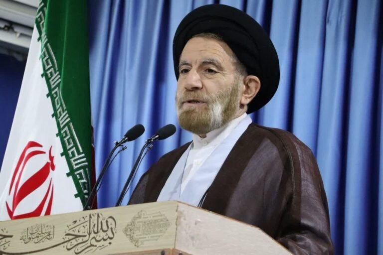 انتقاد نماینده ولی‌فقیه در لرستان از سخن مسئولی که باعث کاهش قیمت نفت می‌شود/ ۳۱ میلیون جان فدا از پزشکیان تشکر کردند/ اگر ۷ شرط ایران محقق نشود…