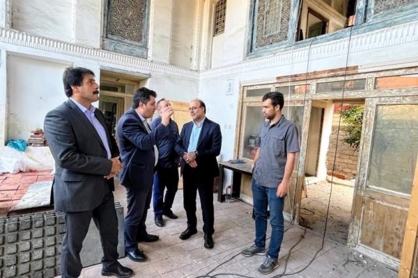 مدیرکل میراث‌فرهنگی گیلان از خانه تاریخی محصصی لاهیجان بازدید کرد