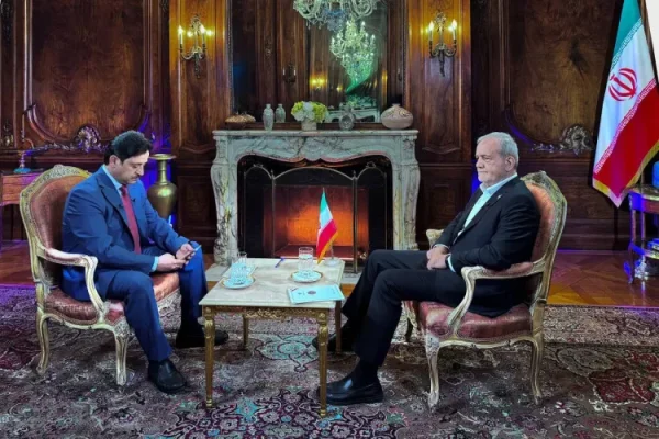 پزشکیان به الجزیره: عربستان سعودی می تواند محور وحدت مسلمانان باشد / می توانیم به حل بحران یمن کمک کنیم / شاید اسرائیلی ها به نفت عربستان حمله کرده اند/ تکذیب وجود شکاف میان بخش‌های نظامی و سیاسی کشور/ استقبال از توافق دفاعی مکه / کار یمن به ما ربطی ندارد