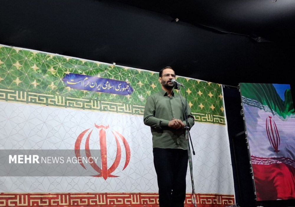 زادبر: دشمن به دنبال فرسایش ایران با مدیریت زمان است