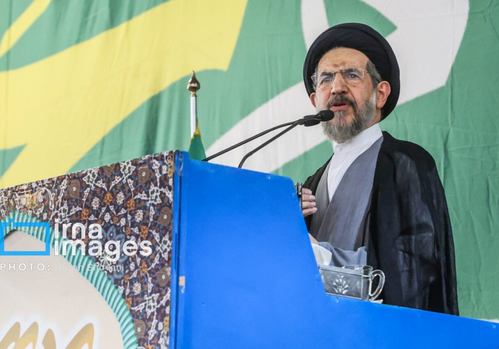 خطیب نماز جمعه تهران از ترجمان نماز در زندگی انسان گفت/ قدردانی ابوترابی فرد از فراجا