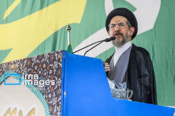 خطیب نماز جمعه تهران از ترجمان نماز در زندگی انسان گفت/ قدردانی ابوترابی فرد از فراجا