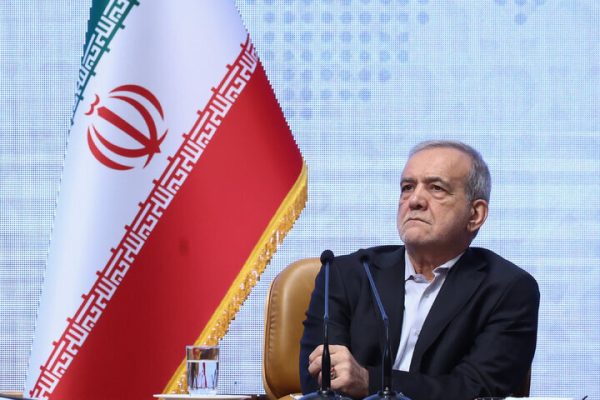 پزشکیان: موفقیت‌های حاصل‌شده بیشتر به یک معجزه شبیه است/ ذهن خود را متوجه تفرقه‌ افکنان نکنید، آن‌ها انصاف را کنار گذاشتند و فقط فحاشی می‌کنند