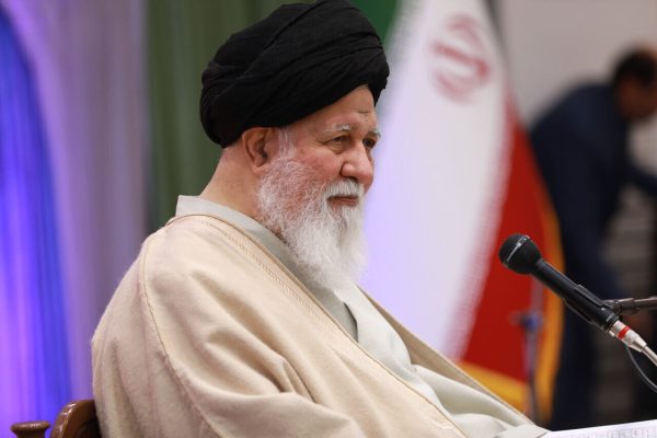علم الهدی: هدف دشمن از تهدید، وادار کردن ملت به تسلیم است/ آنان به دنبال گرفتن همه نفت و گاز ما هستند