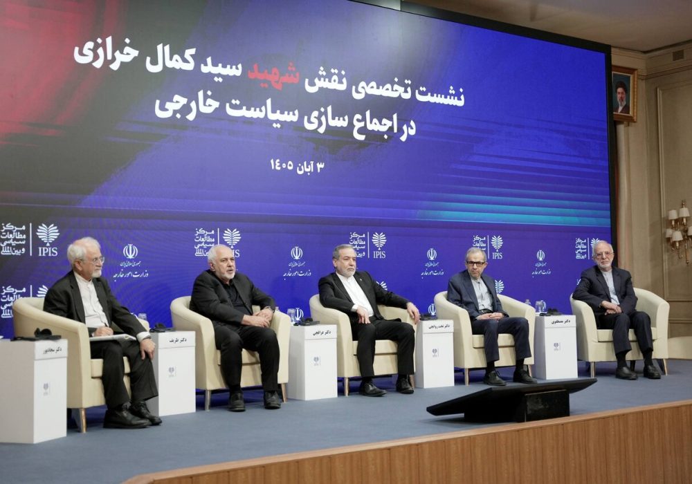خاطره ظریف از نقش خرازی در قطعنامه ۵۹۸ و سفر به جزیره گاتلند/ این خاطره نشان می‌دهد که آقای دکتر عراقچی چه اقدام ارزشمندی انجام داده‌اند