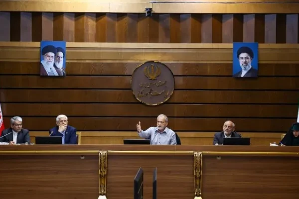 پزشکیان: به هیچ‌عنوان ذهن خود را متوجه تفرقه‌افکنان نکنید؛ آنها انصاف و درک ندارند