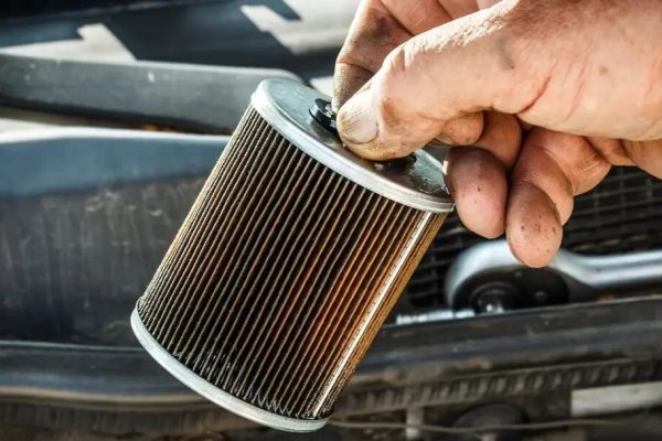 از کجا بفهمیم فیلتر بنزین خودرو گرفته؟؛ علائم کثیف بودن صافی بنزین