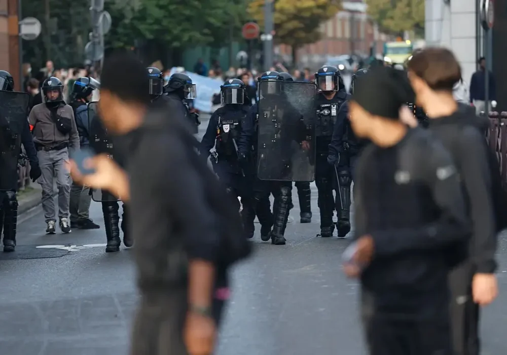 اعتراضات فرانسه؛ بازداشت بیش از ۱۳۰۰ نفر و مجروح شدن ۵۳ نیروی پلیس در تظاهرات شنبه