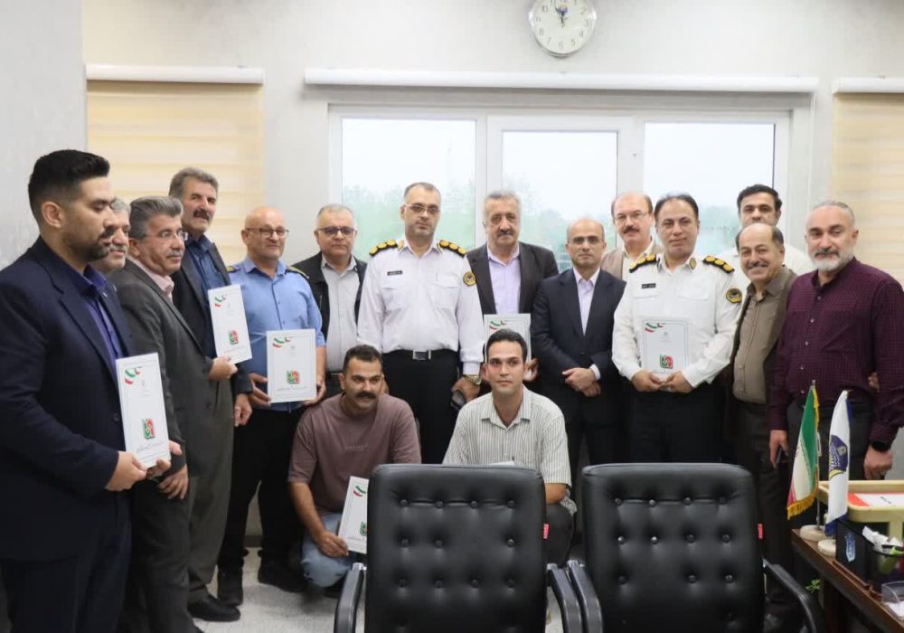 تجلیل از رانندگان حمل‌ و نقل عمومی گیلان در هفته فراجا