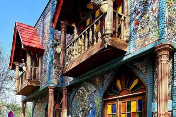تصاویری از خانه زیبای شجریان؛ ترکیب معماری روستایی خراسان با هنر ایرانی
