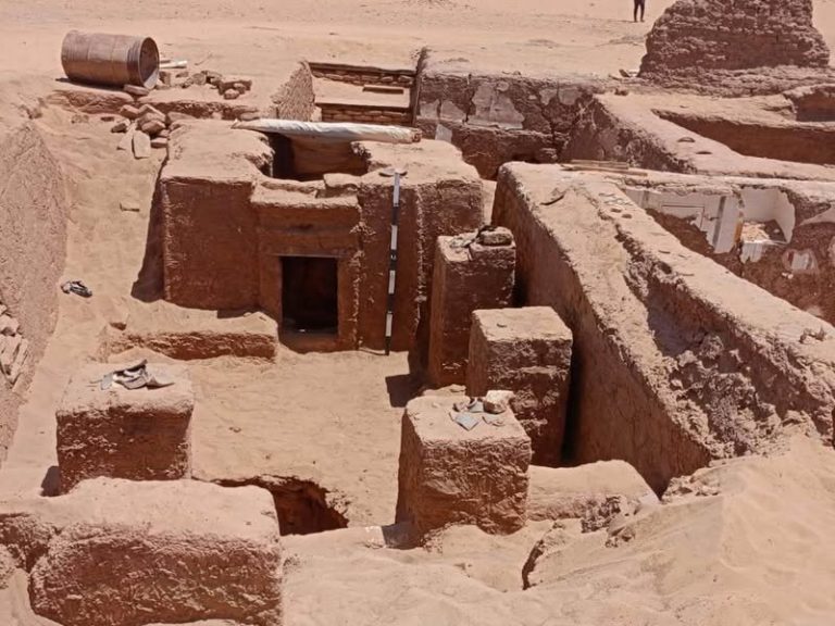 مقبره ۱۷۰۰ساله از دوران روم و کشف تازه باستان‌شناسان در واحه دخله مصر