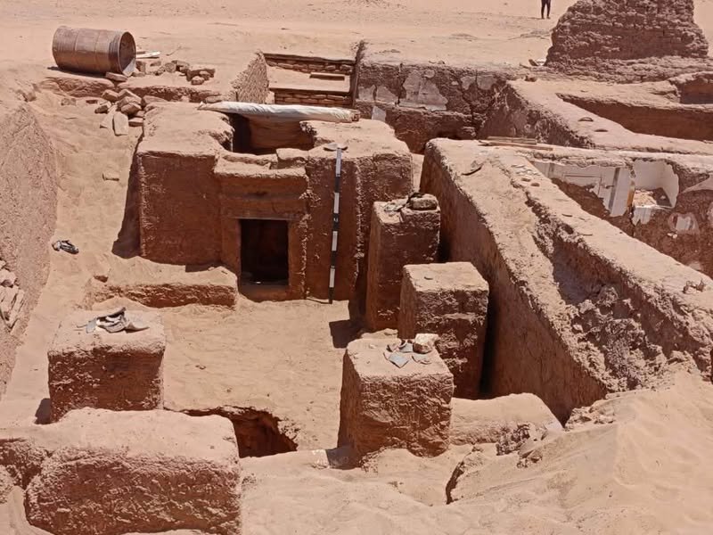 مقبره ۱۷۰۰ساله از دوران روم و کشف تازه باستان‌شناسان در واحه دخله مصر
